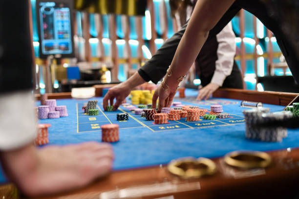 lusa77 Dasar Number interface showing number line, Over/Under options, and live draw countdown